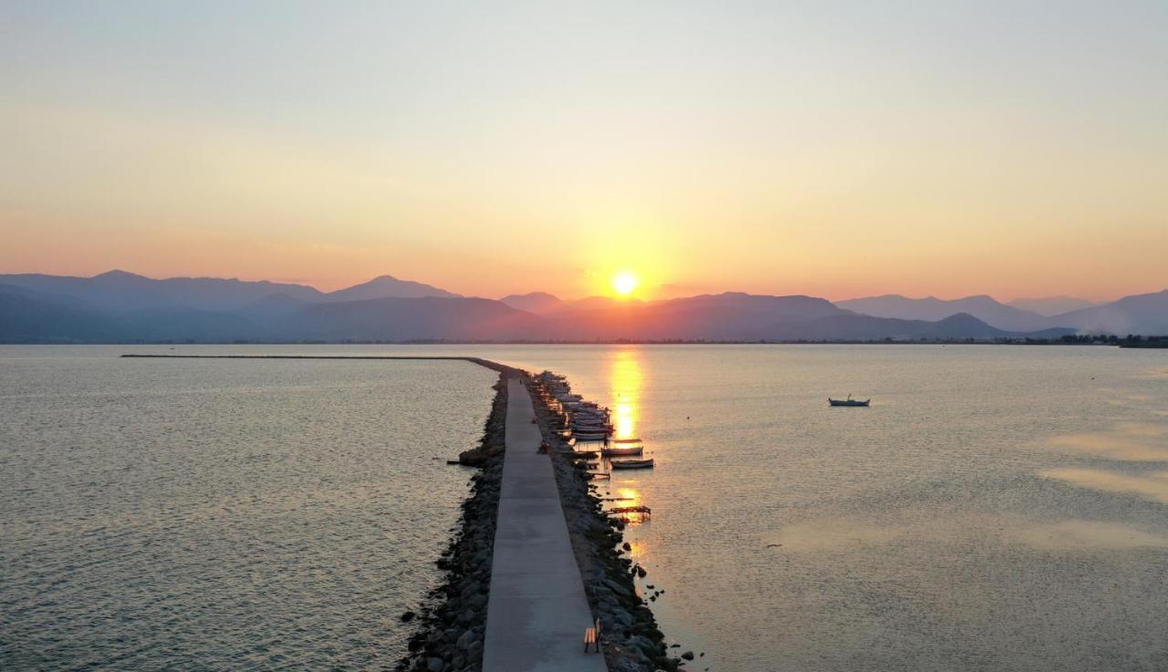 Margietta'S Suites Nafplio Bagian luar foto